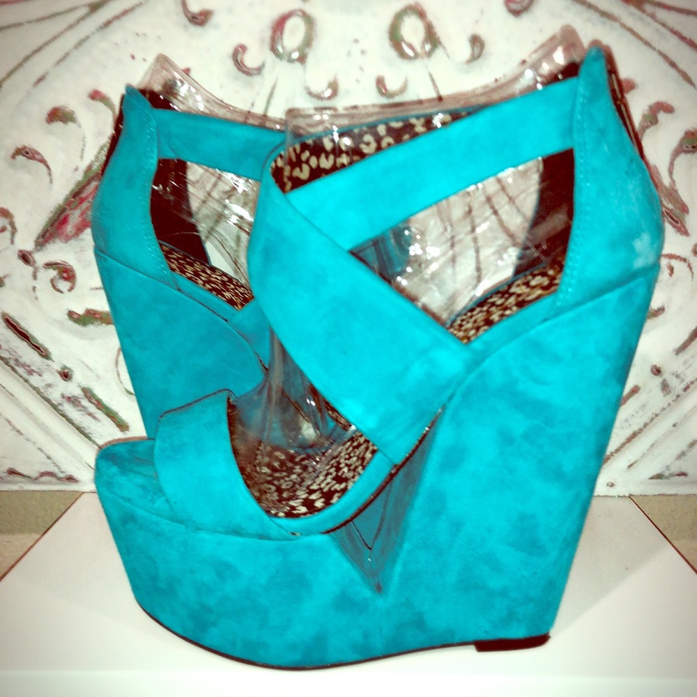 JESSICA Simpson platform heels